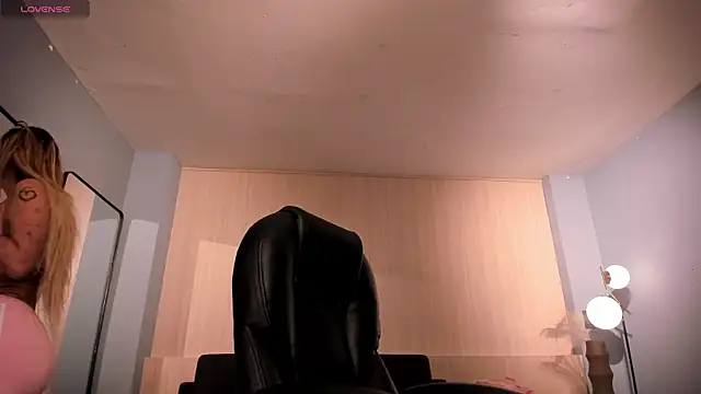 SophiePalmer online show from 07/17/26, 12:23