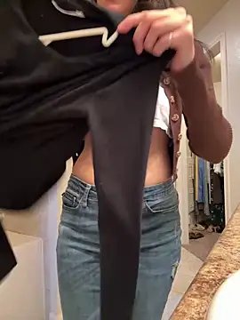 Natur4lBeautyb33 online show from 11/19/25, 10:43