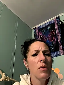 Snapshot of DominiqueX0 chatting on 10/31/25, 05:19 DominiqueX0 online show from 10/31/25, 05:19