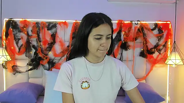 SarahSophia  online show from 10/16/25, 11:33