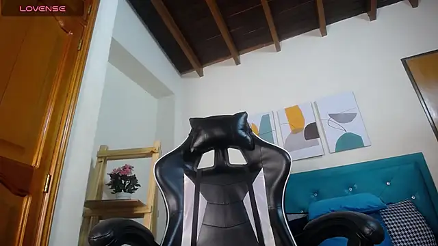 victoria  milf  online show from 12/10/24, 07:22
