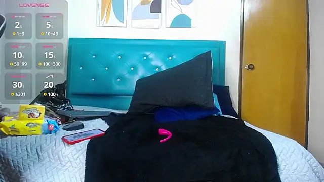 victoria  milf  online show from 12/17/24, 10:32