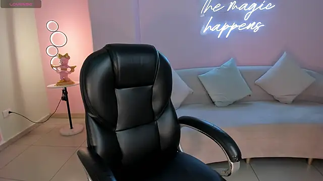 Snapshot of SunnyRivers chatting on 10/05/25, 05:33 SunnyRivers online show from 10/05/25, 05:33