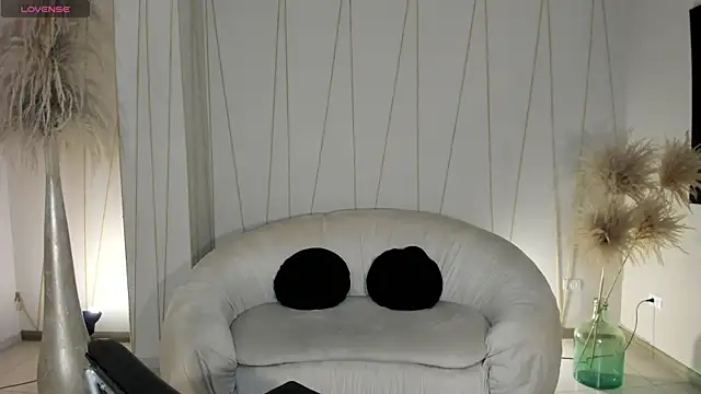 Snapshot of SunnyRivers chatting on 10/07/25, 05:54 SunnyRivers online show from 10/07/25, 05:54