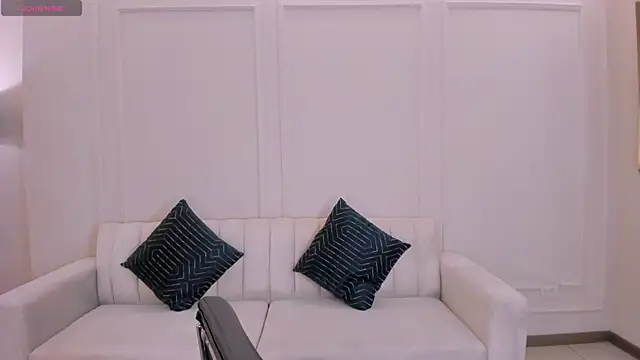 Snapshot of SunnyRivers chatting on 12/03/25, 03:43 SunnyRivers online show from 12/03/25, 03:43