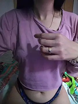 Snapshot of LissaThompsom chatting on 11/28/25, 08:44 LissaThompsom online show from 11/28/25, 08:44