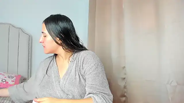 Hanna86 online show from 11/20/25, 05:23