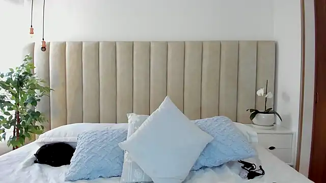 Snapshot of dara__ chatting on 12/31/24, 06:13 dara online show from 12/31/24, 06:13