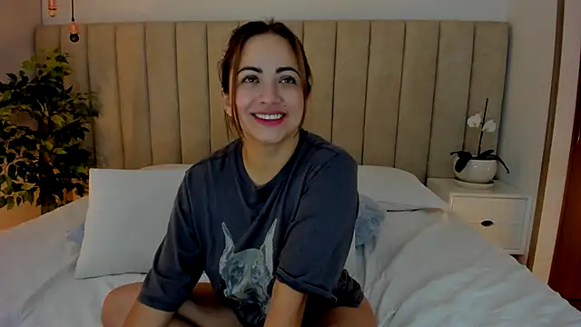 Snapshot of dara__ chatting on 01/04/25, 11:38 dara online show from 01/04/25, 11:38