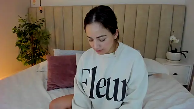 Snapshot of dara__ chatting on 01/14/25, 01:15 dara online show from 01/14/25, 01:15