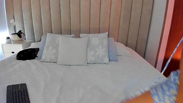 Snapshot of dara__ chatting on 02/12/25, 07:45 dara online show from 02/12/25, 07:45