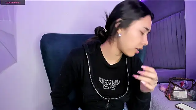 Snapshot of AmyOlimpo chatting on 01/30/25, 03:55 AmyOlimpo online show from 01/30/25, 03:55