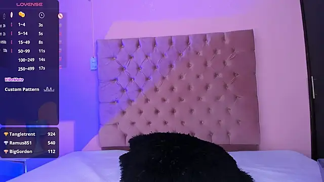 Snapshot of AmyOlimpo chatting on 02/09/25, 04:04 AmyOlimpo online show from 02/09/25, 04:04