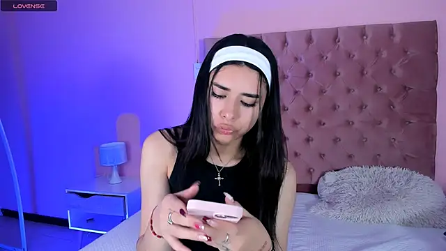 Snapshot of AmyOlimpo chatting on 02/24/25, 01:35 AmyOlimpo online show from 02/24/25, 01:35