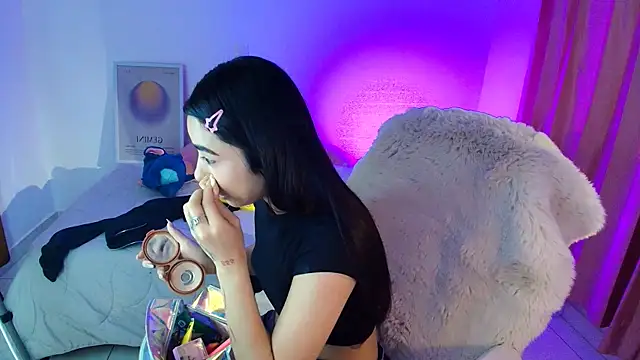 AmyOlimpo online show from 05/19/26, 01:56