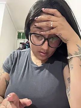 Snapshot of croftsmila chatting on 12/13/25, 11:21 croftsmila online show from 12/13/25, 11:21