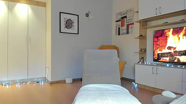 bellahot77 online show from 12/15/24, 12:38