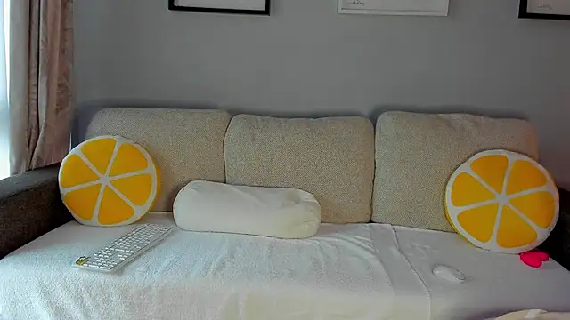 bellahot77 online show from 10/24/25, 08:33