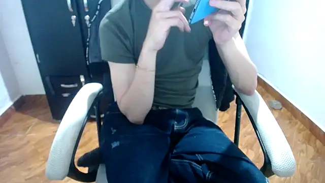 Snapshot of SexAegons chatting on 02/17/25, 07:04 SexAegons online show from 02/17/25, 07:04