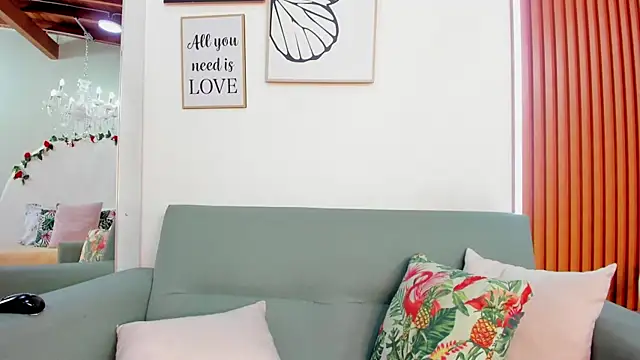 Madiison Cooper online show from 09/17/25, 02:52