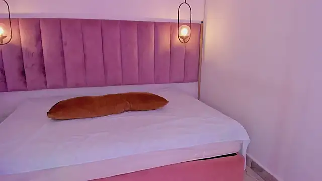 luisah  online show from 12/12/24, 02:04