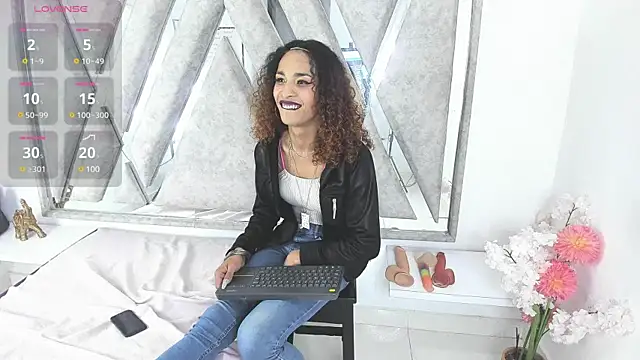StefanyMiler online show from 12/16/24, 11:28