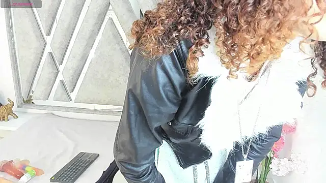 StefanyMiler online show from 12/20/24, 04:09