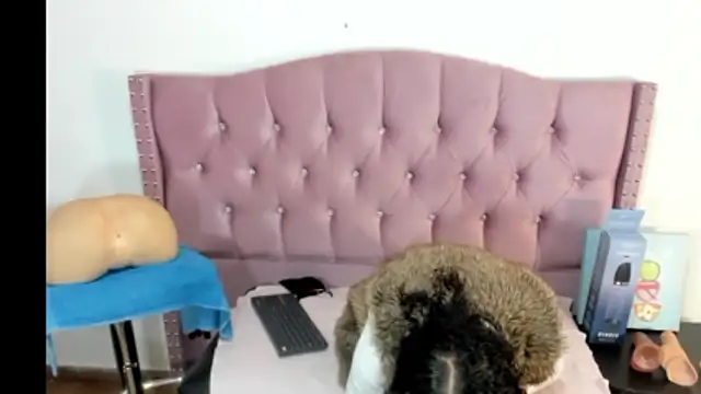 Snapshot of StefanyMiler chatting on 11/15/25, 08:05 StefanyMiler online show from 11/15/25, 08:05