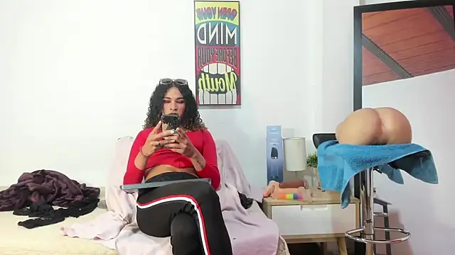 Snapshot of StefanyMiler chatting on 12/04/25, 06:27 StefanyMiler online show from 12/04/25, 06:27