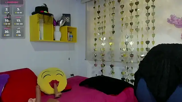 yasmin goldenst online show from 01/15/25, 07:44