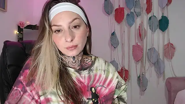 Snapshot of agatha_ink3 chatting on 03/01/25, 03:53 agatha ink3 online show from 03/01/25, 03:53