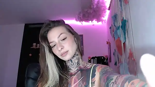 Snapshot of agatha_ink3 chatting on 03/22/25, 07:42 agatha ink3 online show from 03/22/25, 07:42