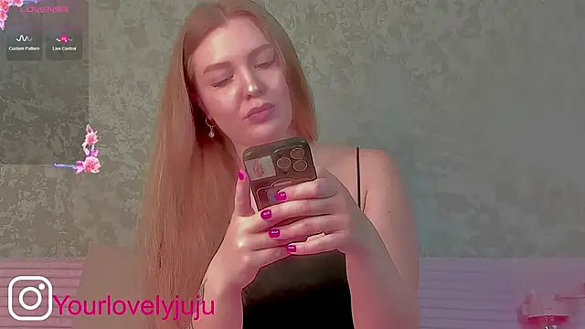 Snapshot of yourlovelyjul chatting on 03/07/26, 04:04 yourlovelyjul online show from 03/07/26, 04:04
