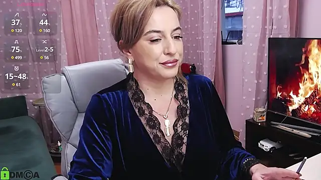 CarrieLoveX online show from 01/12/25, 06:06