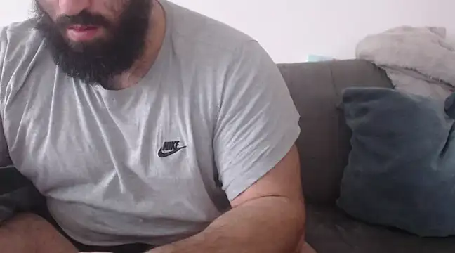 hugemachohandsome online show from 01/10/25, 10:06