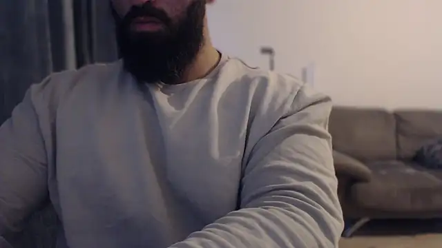 Snapshot of hugemachohandsome chatting on 10/26/25, 08:42 hugemachohandsome online show from 10/26/25, 08:42