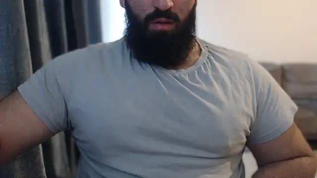 Snapshot of hugemachohandsome chatting on 11/19/25, 10:15 hugemachohandsome online show from 11/19/25, 10:15