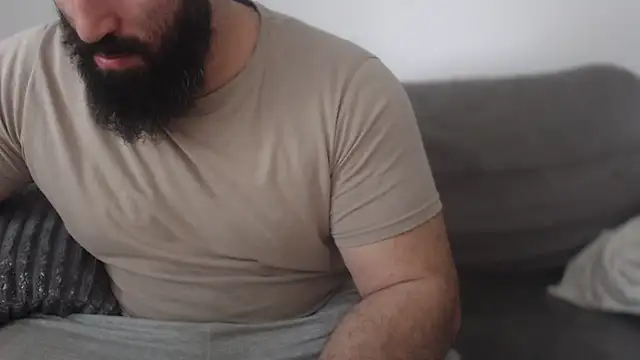 hugemachohandsome online show from 05/04/26, 06:09