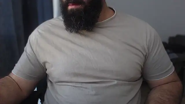 hugemachohandsome online show from 06/06/26, 05:56
