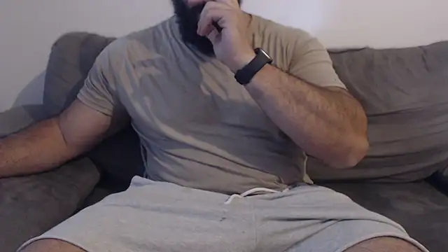 hugemachohandsome online show from 07/06/26, 06:43