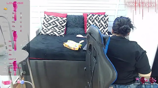 evelin zaens online show from 02/01/25, 03:52