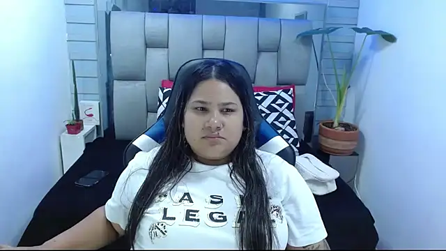 evelin zaens online show from 06/18/26, 04:46