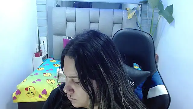 evelin zaens online show from 07/18/26, 06:28