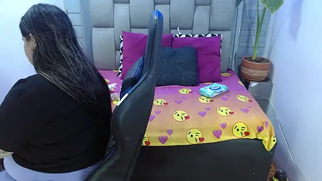 evelin zaens online show from 07/22/26, 03:31