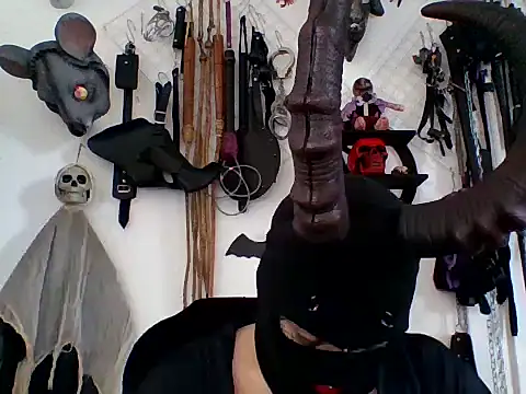 FeticheMacabre online show from 05/01/26, 04:00