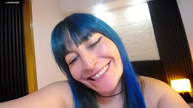 alicia moom online show from 12/16/24, 05:43