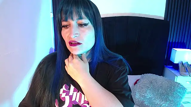 Snapshot of alicia_moom chatting on 11/05/25, 07:47 alicia moom online show from 11/05/25, 07:47