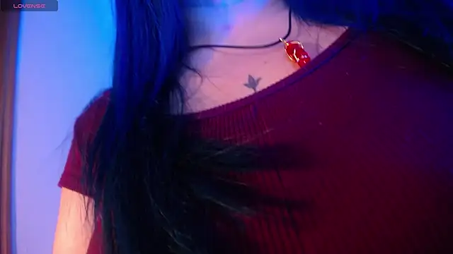 Snapshot of alicia_moom chatting on 11/19/25, 07:47 alicia moom online show from 11/19/25, 07:47