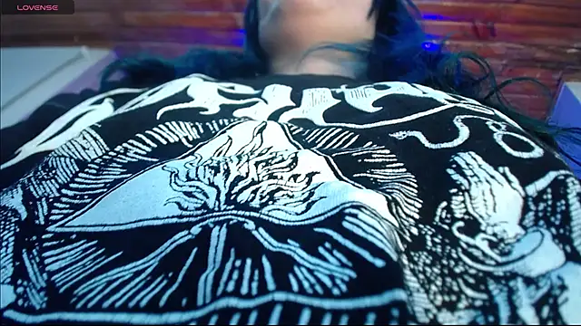 Snapshot of alicia_moom chatting on 12/02/25, 07:03 alicia moom online show from 12/02/25, 07:03