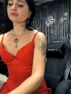 KikiXRed online show from 12/18/24, 08:53